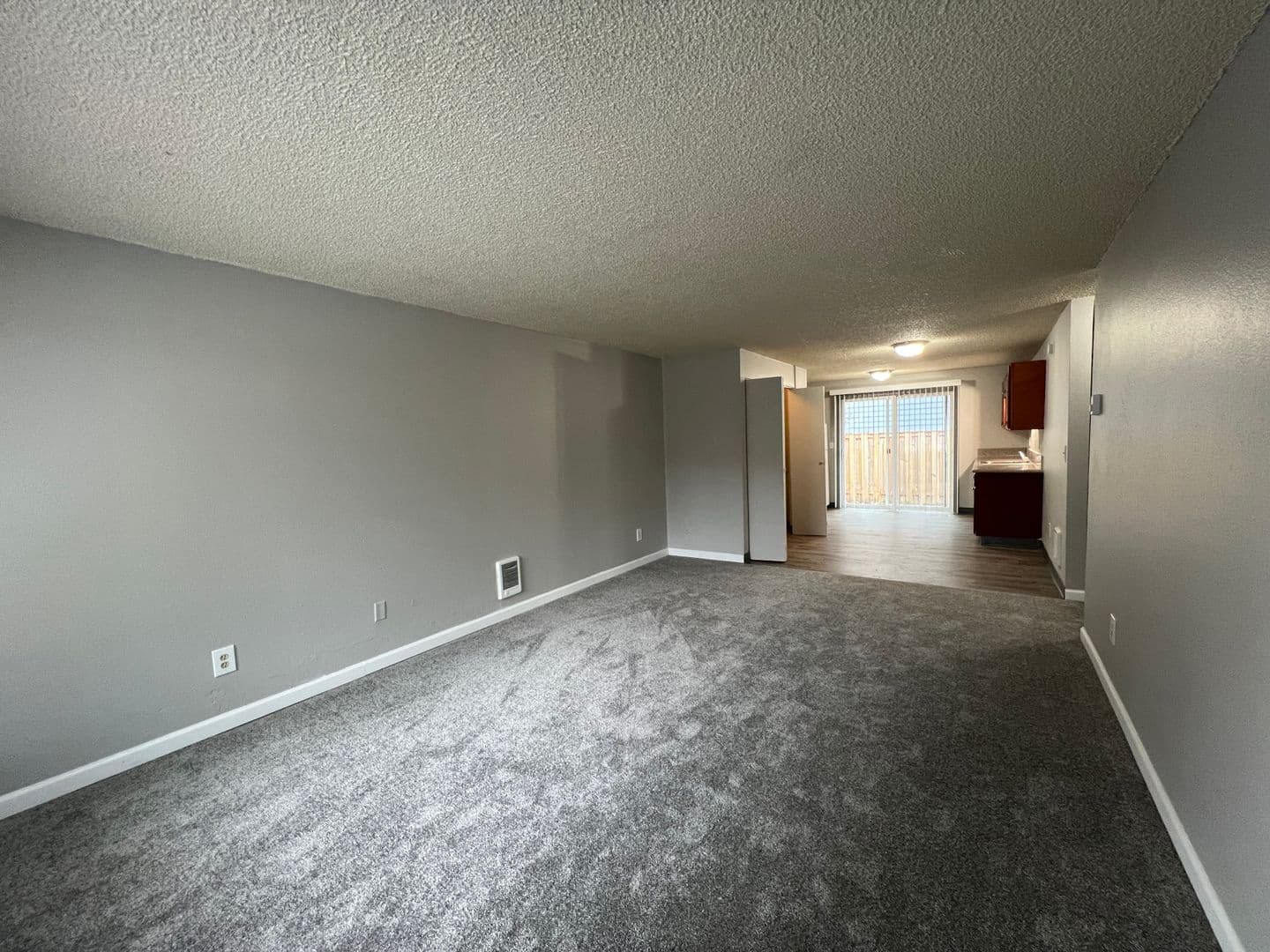 Portland Apartment: 720 SE 187th