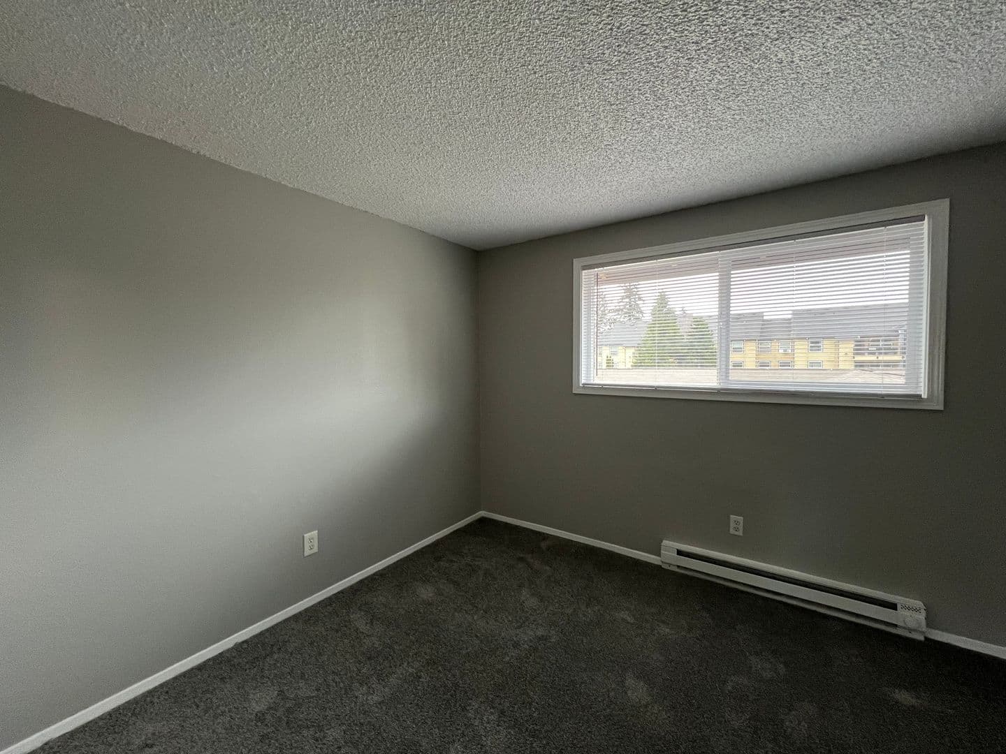 Portland Apartment: 203 SE 162nd