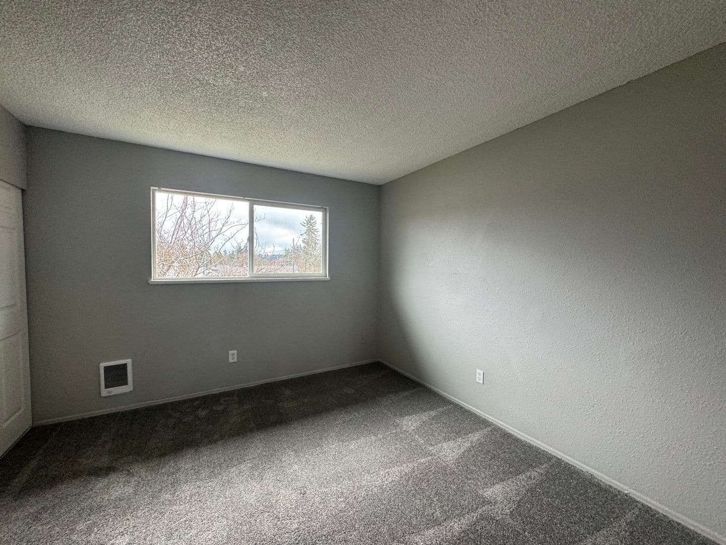 Portland Apartment: 16836 SE Stark St