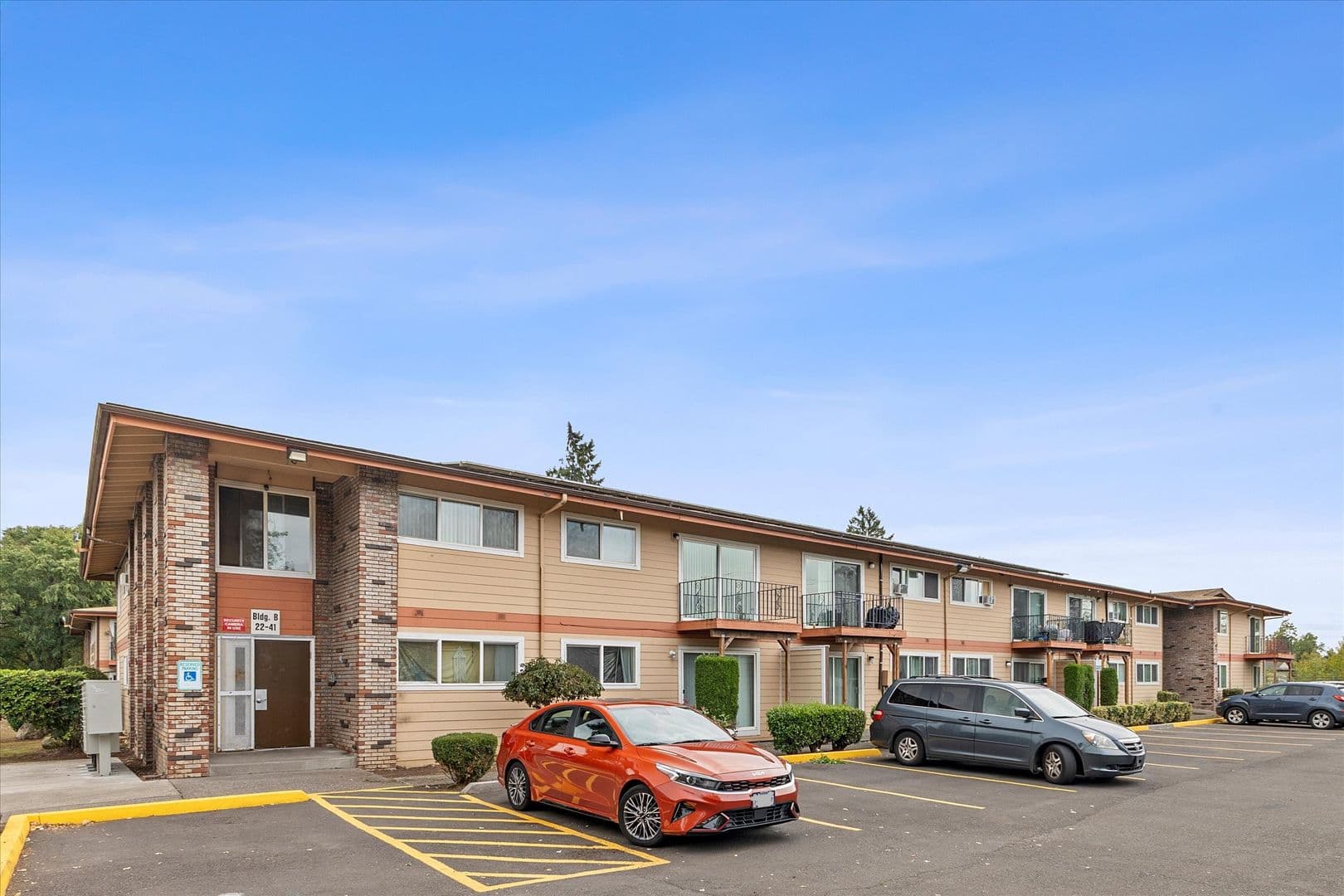 Portland Apartment: 16124 SE Alder St.