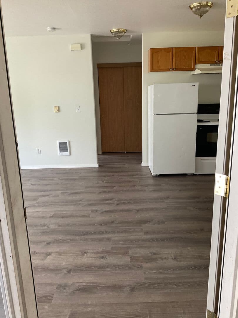 Portland Apartment: 110 & 114 SE 146th Ave.