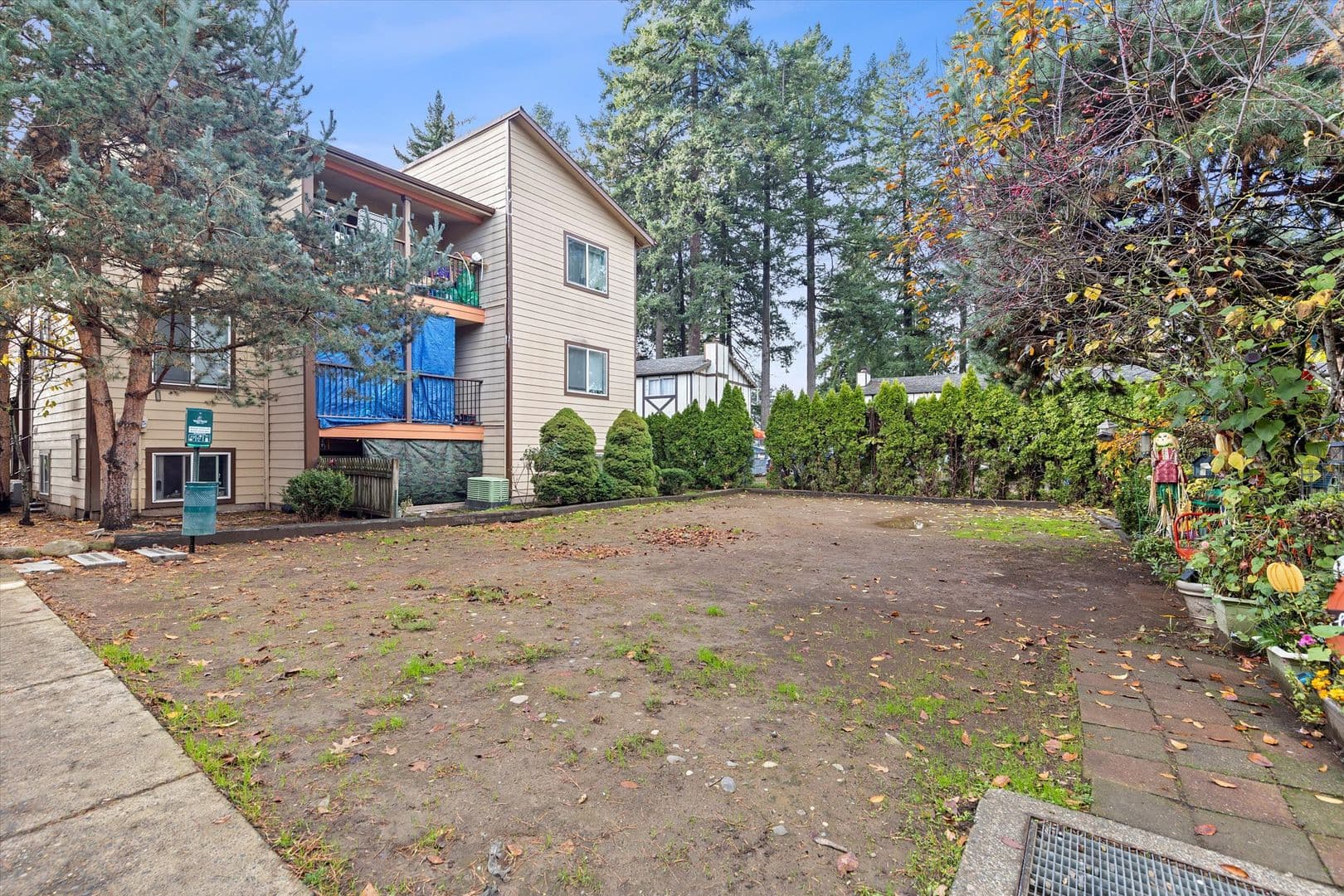 Portland Apartment: 13801-13865 SE Stark