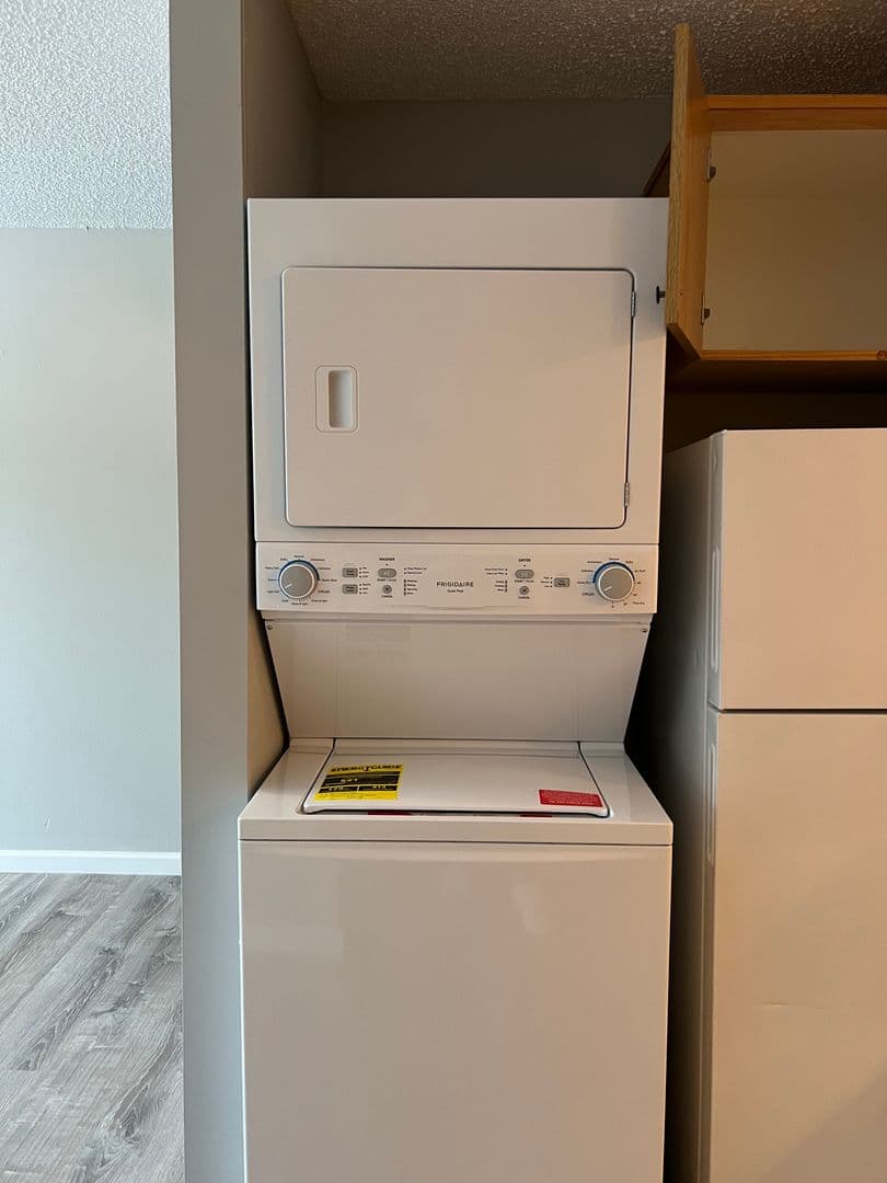 Portland Apartment: 16124 SE Alder St.