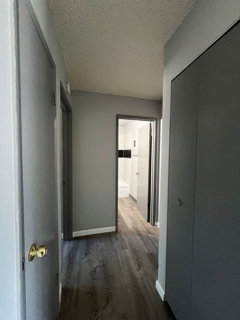 Portland Apartment: 878 SE 187th