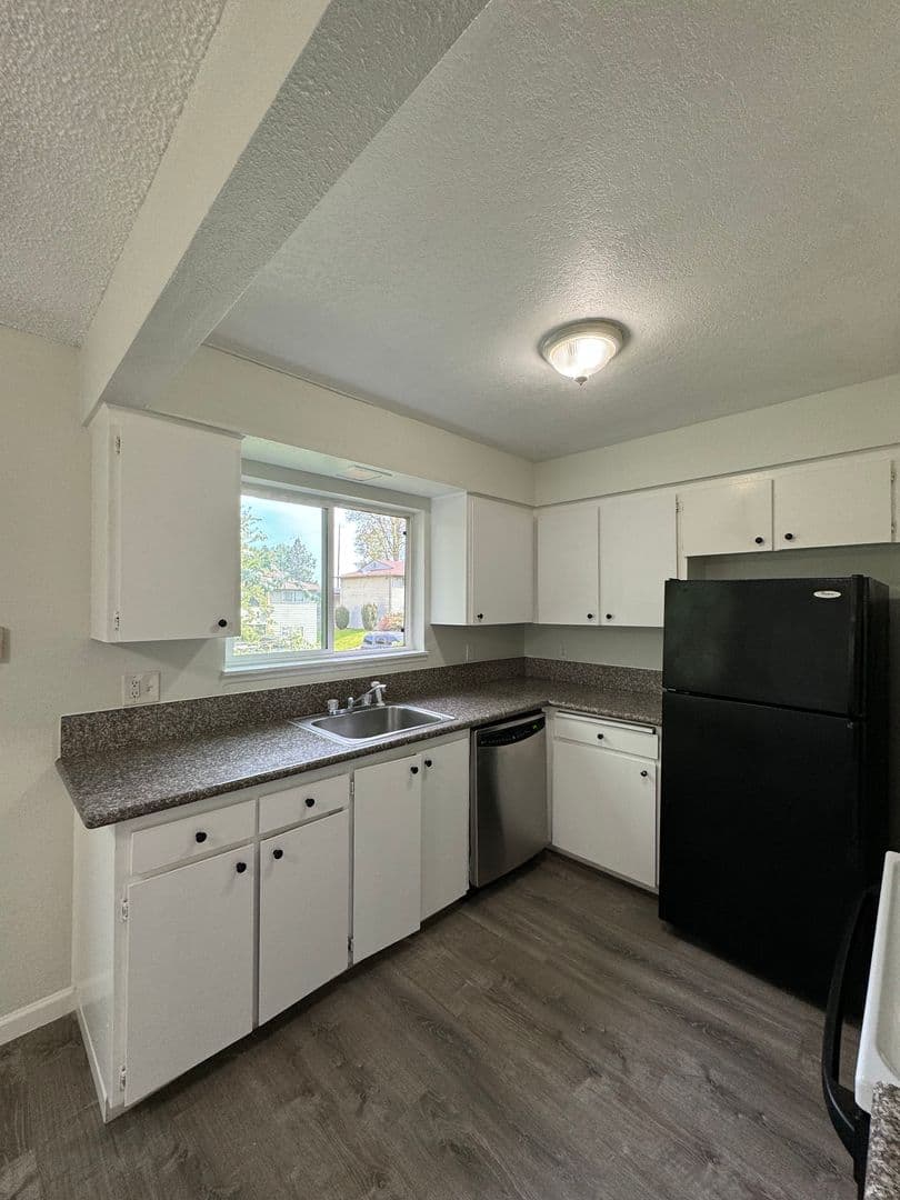 Portland Apartment: 912 NE 91st/924 NE 91st