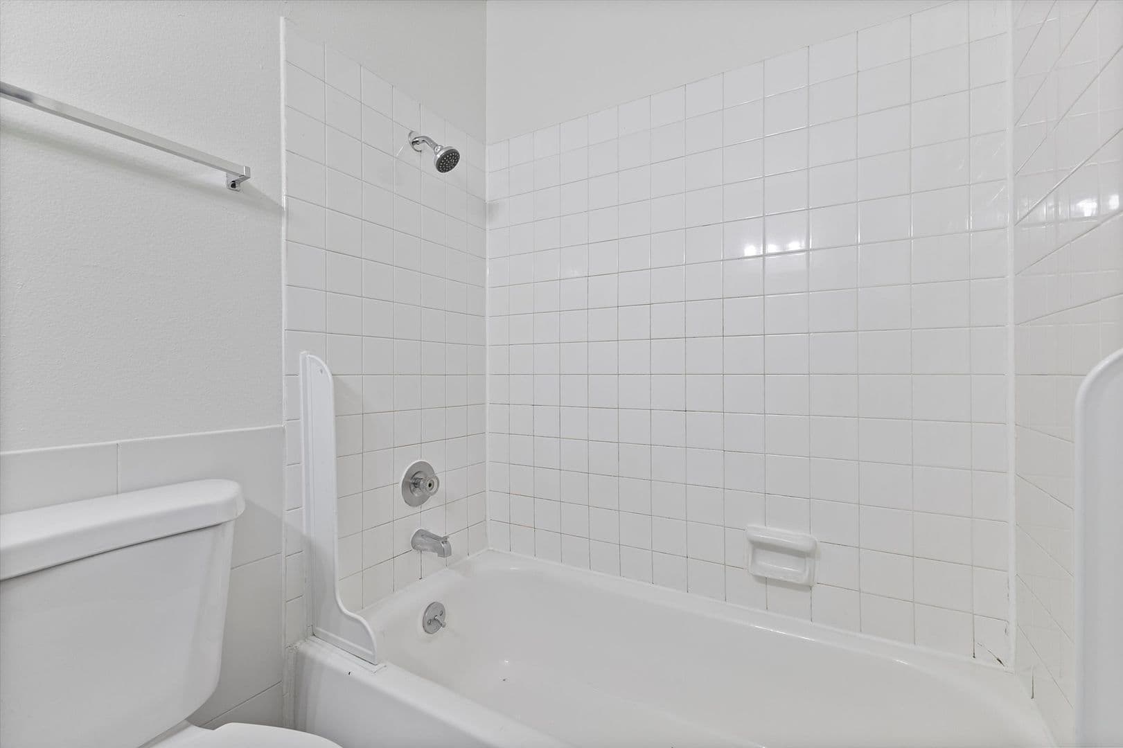 Portland Apartment: 16124 SE Alder St.