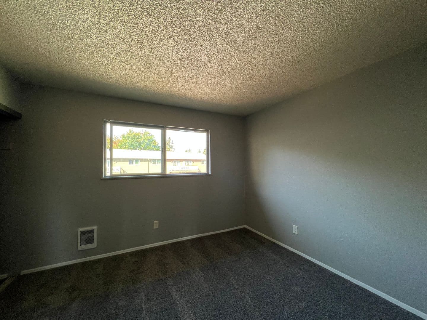 Portland Apartment: 635-741 SE 182nd