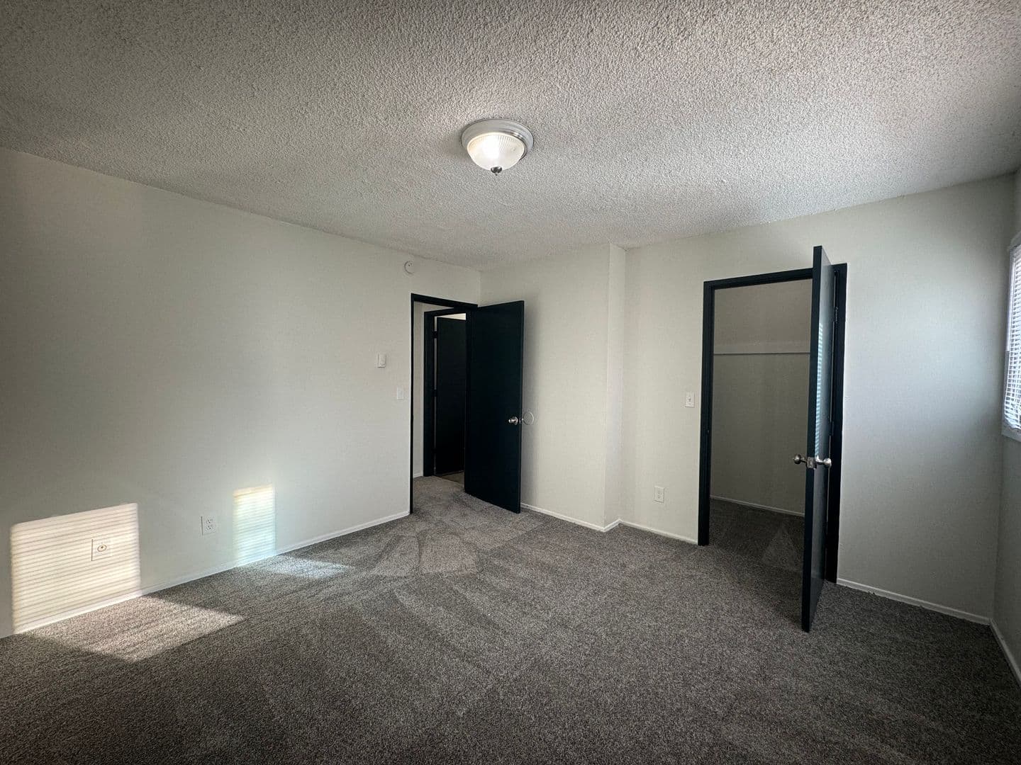 Portland Apartment: 10329 NE Prescott St.