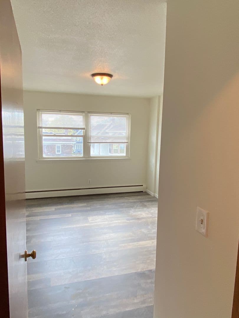 Minneapolis Apartment: 3200 Emerson Ave S