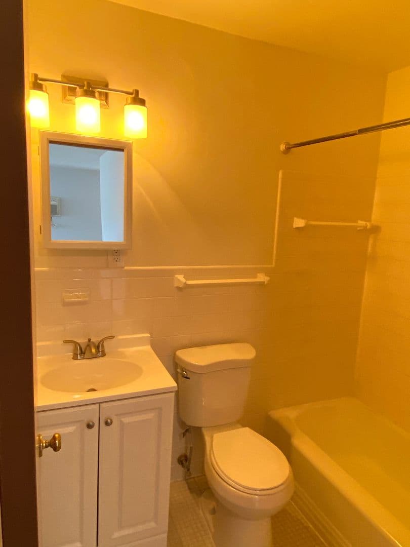 Minneapolis Apartment: 3200 Emerson Ave S