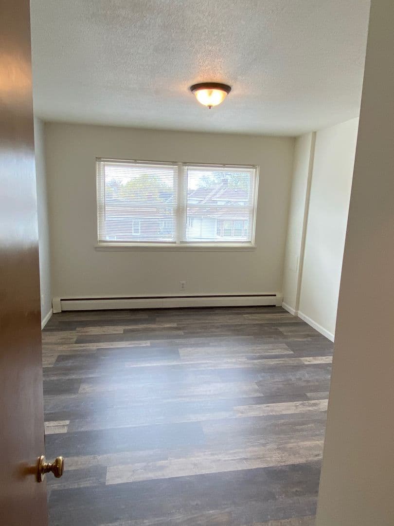 Minneapolis Apartment: 3200 Emerson Ave S