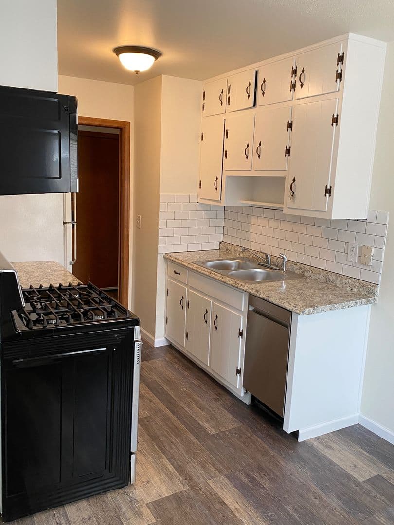 Minneapolis Apartment: 3200 Emerson Ave S