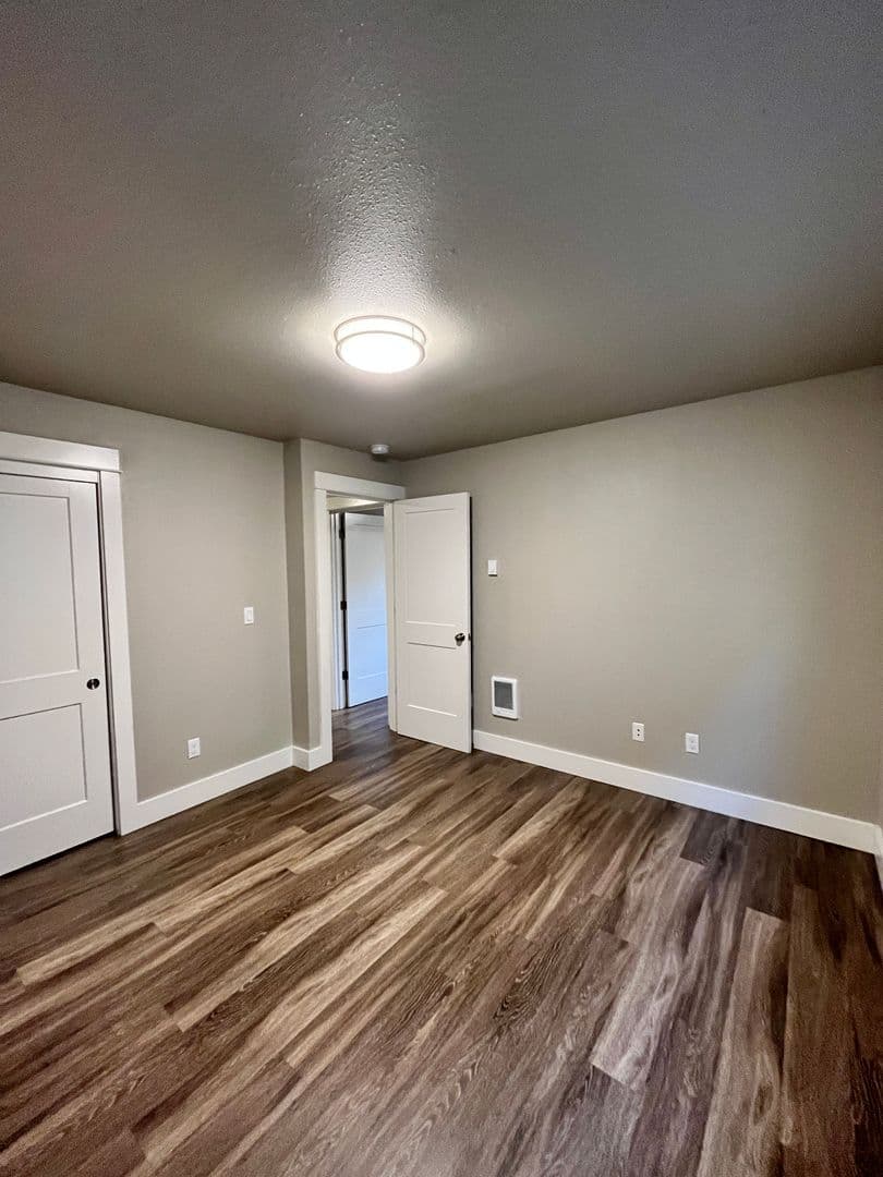 Portland Apartment: 3059 SE Alder St