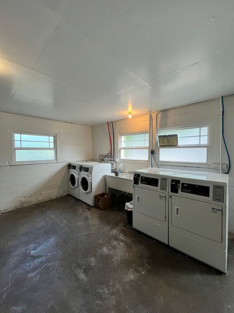 Portland Apartment: 1611 SE Belmont St