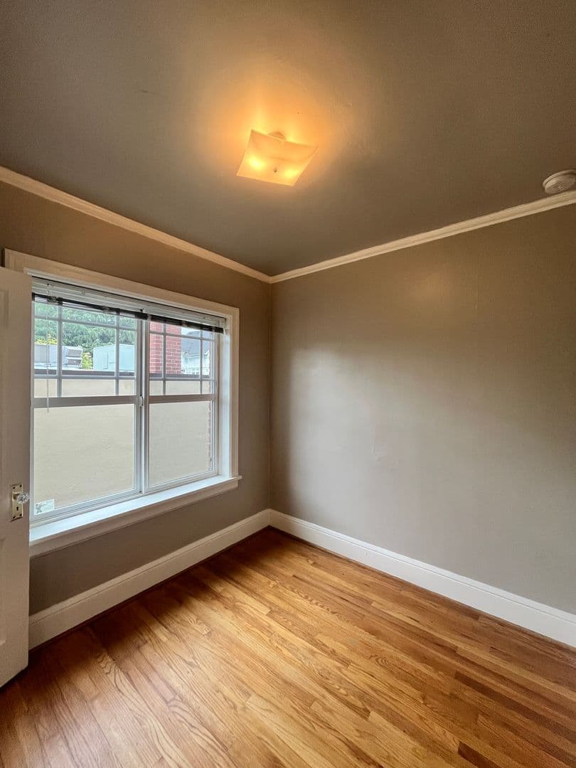 Portland Apartment: 1611 SE Belmont St