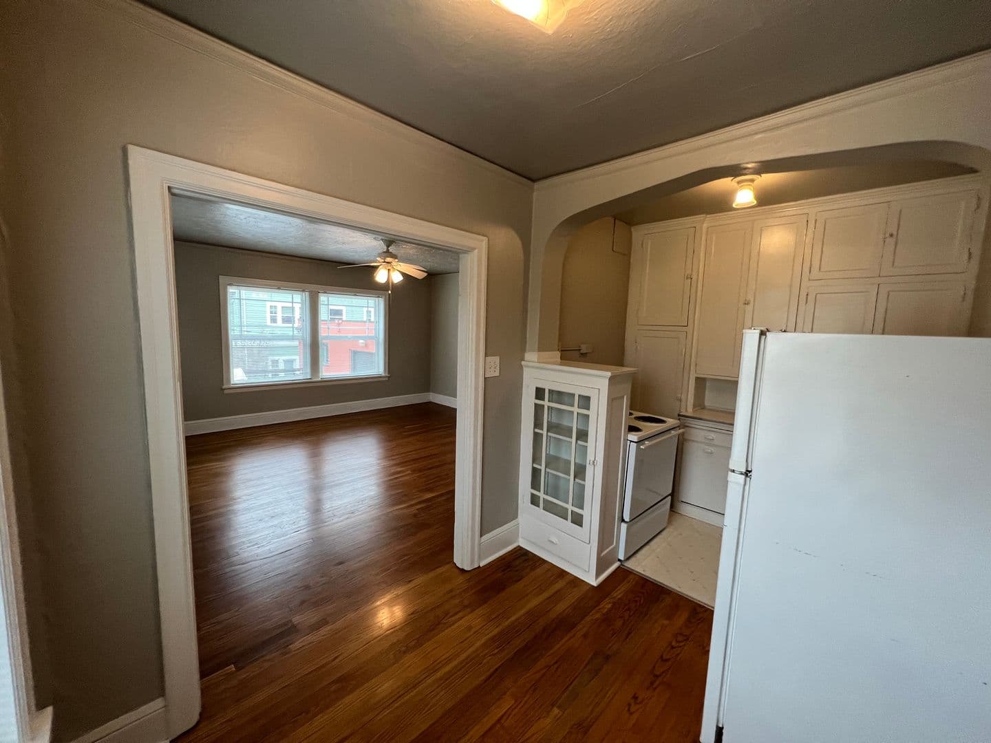 Portland Apartment: 1611 SE Belmont St