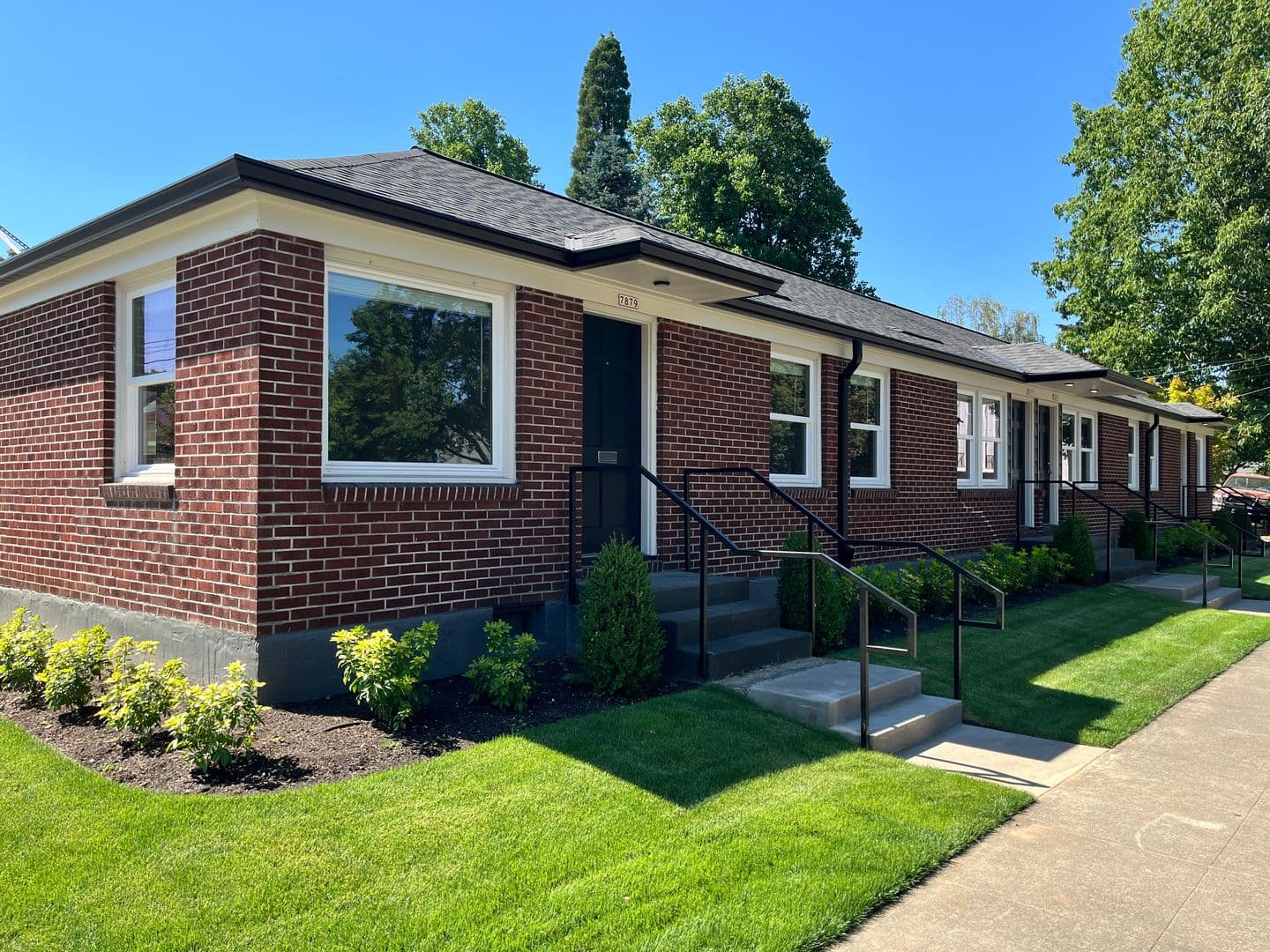 Portland Apartment: 7869-7879 SE Milwaukie Ave