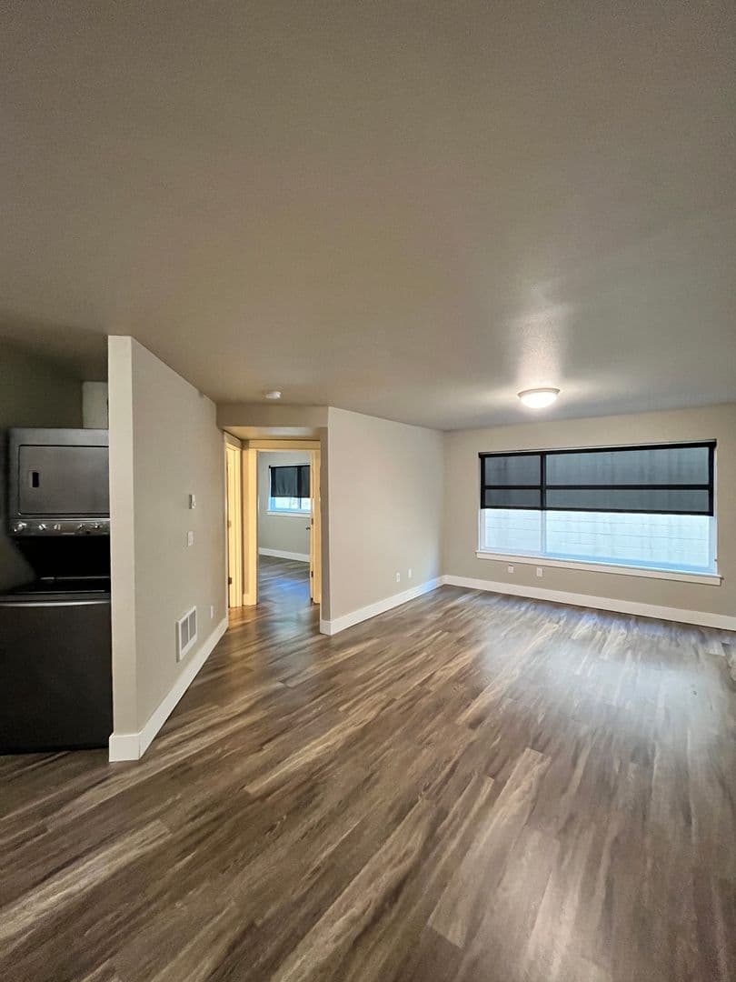 Portland Apartment: 2340-2350 SE 50th Ave