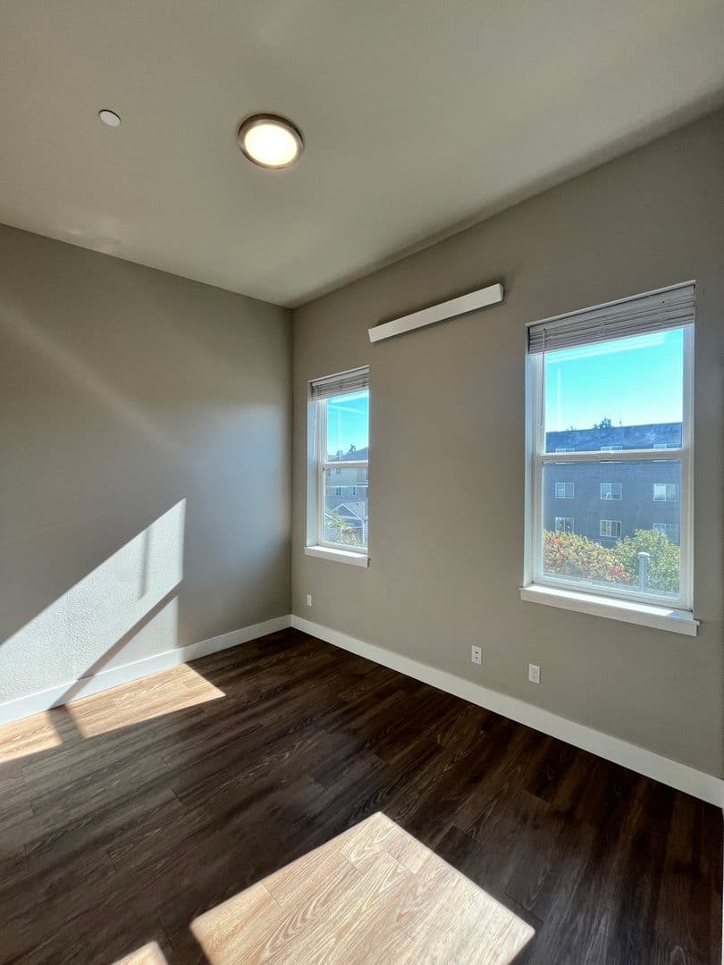 Portland Apartment: 6770-6780 N Maryland Ave