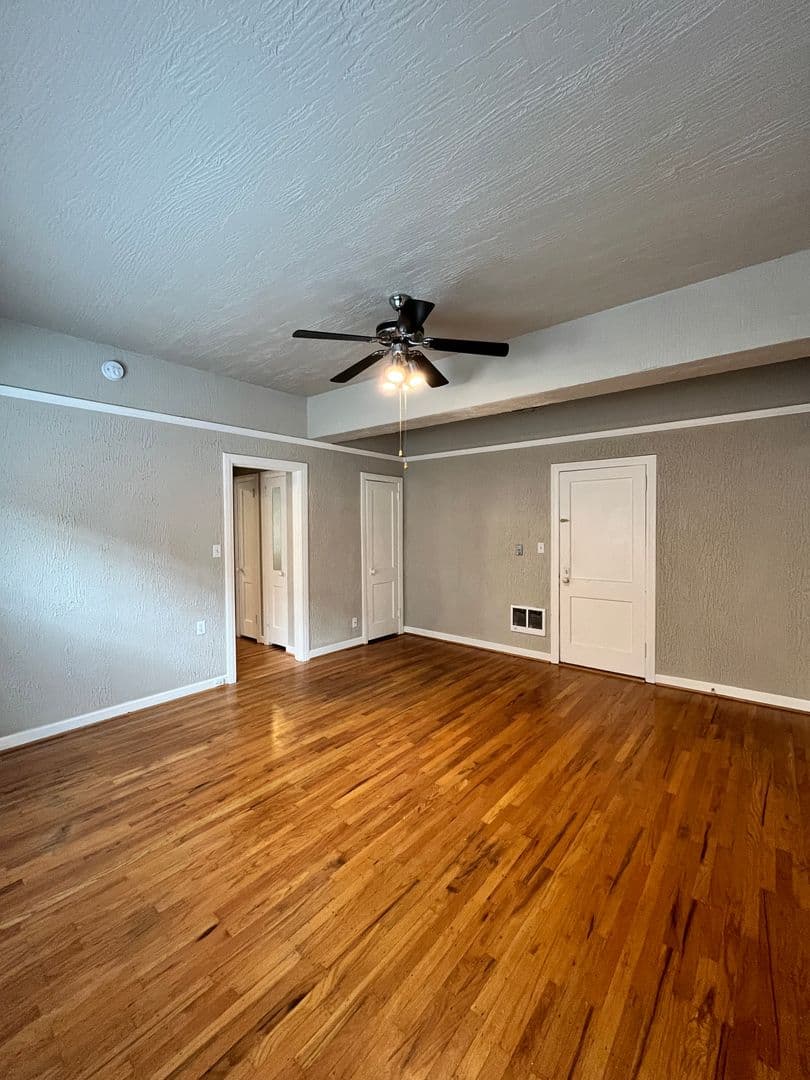 Portland Apartment: 1431 NE 21st Ave