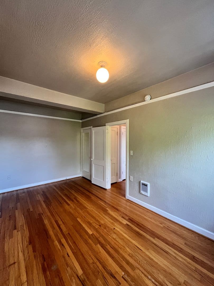 Portland Apartment: 1431 NE 21st Ave
