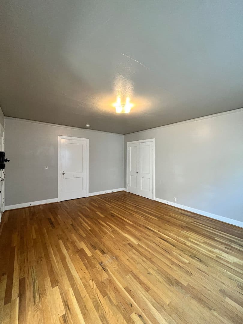 Portland Apartment: 1410 SE Belmont St