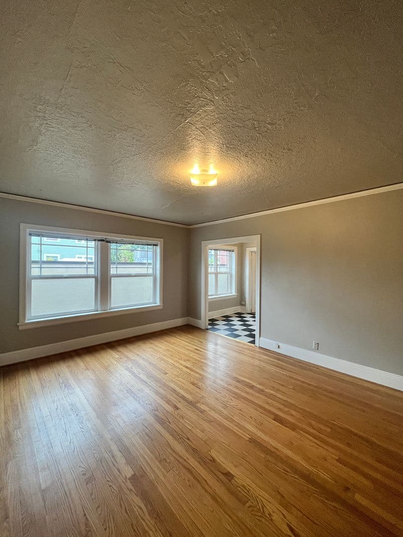Portland Apartment: 1611 SE Belmont St