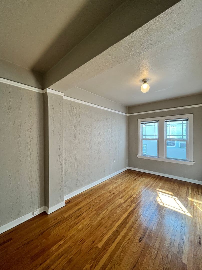 Portland Apartment: 1431 NE 21st Ave