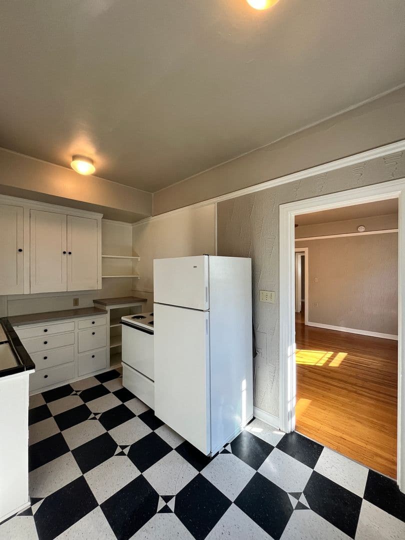 Portland Apartment: 1431 NE 21st Ave