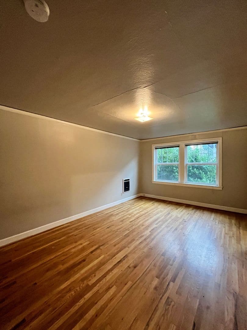 Portland Apartment: 1410 SE Belmont St