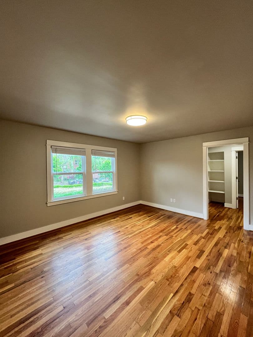 Portland Apartment: 1535 SE 29th Ave