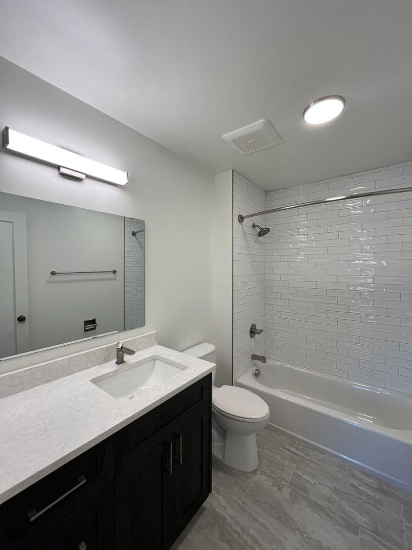 Portland Apartment: 7869-7879 SE Milwaukie Ave