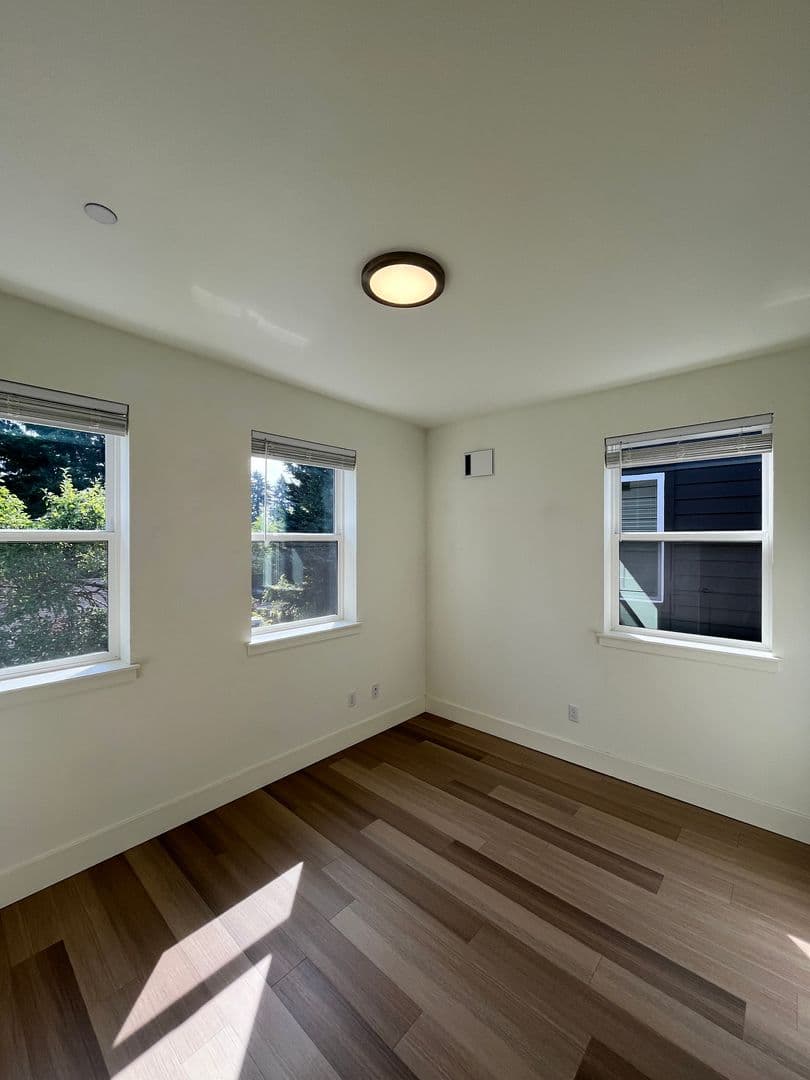 Portland Apartment: 6280-6290 N Montana Ave