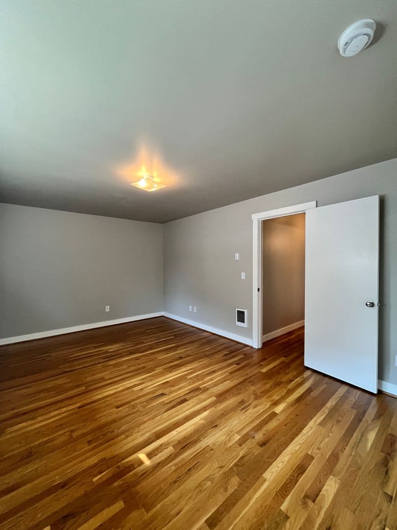Portland Apartment: 2800 SE Gladstone St
