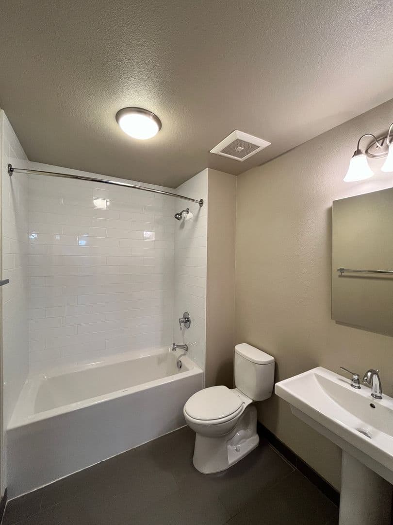 Portland Apartment: 2340-2350 SE 50th Ave