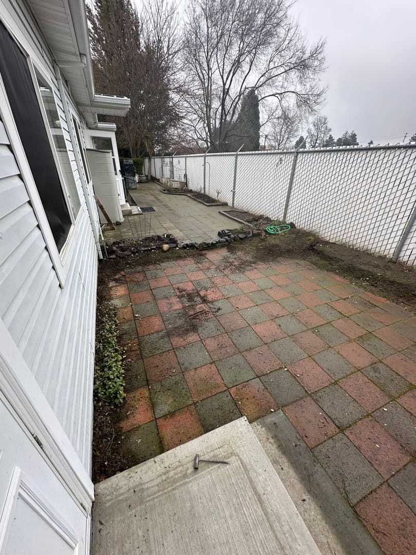 The Dalles Apartment: 1312 W 10th St