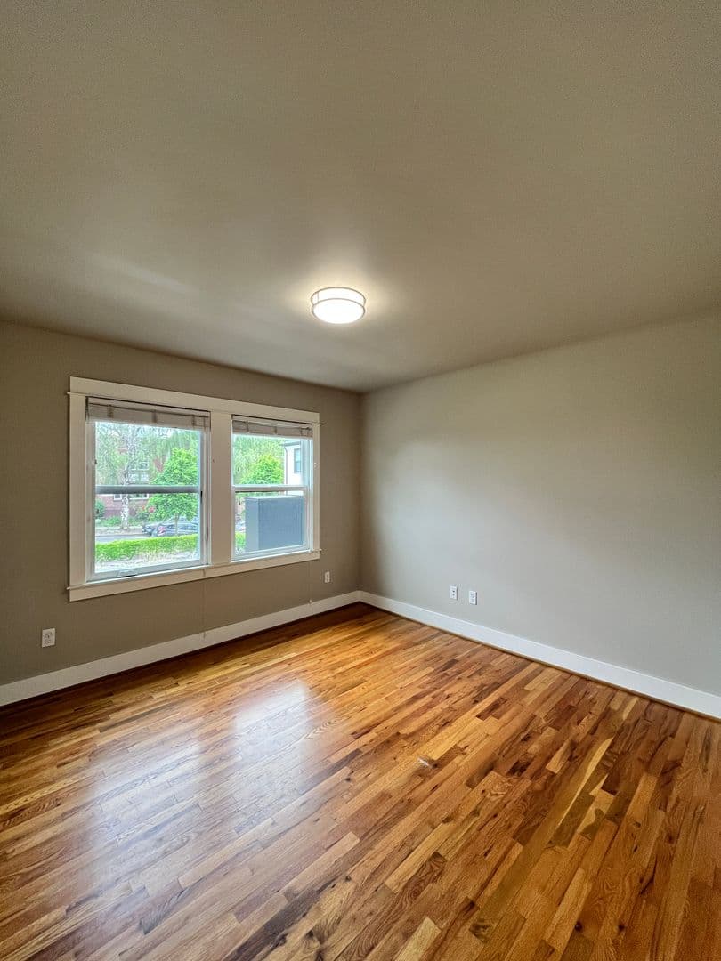 Portland Apartment: 1535 SE 29th Ave