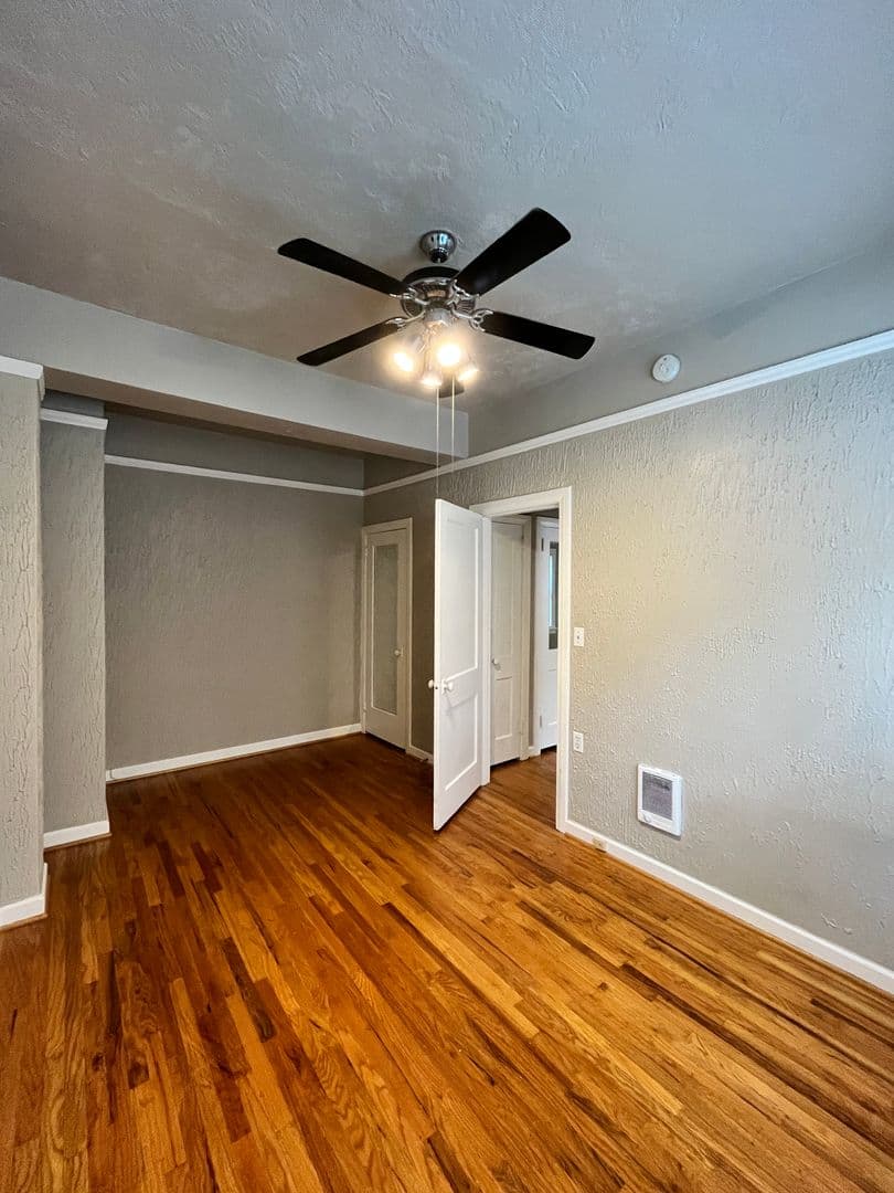 Portland Apartment: 1431 NE 21st Ave