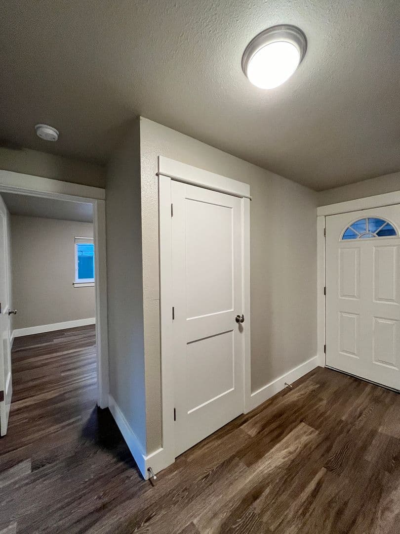 Portland Apartment: 3059 SE Alder St