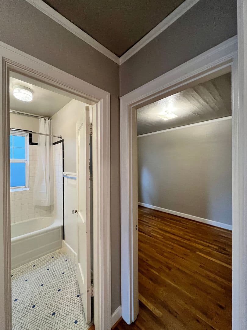 Portland Apartment: 1410 SE Belmont St