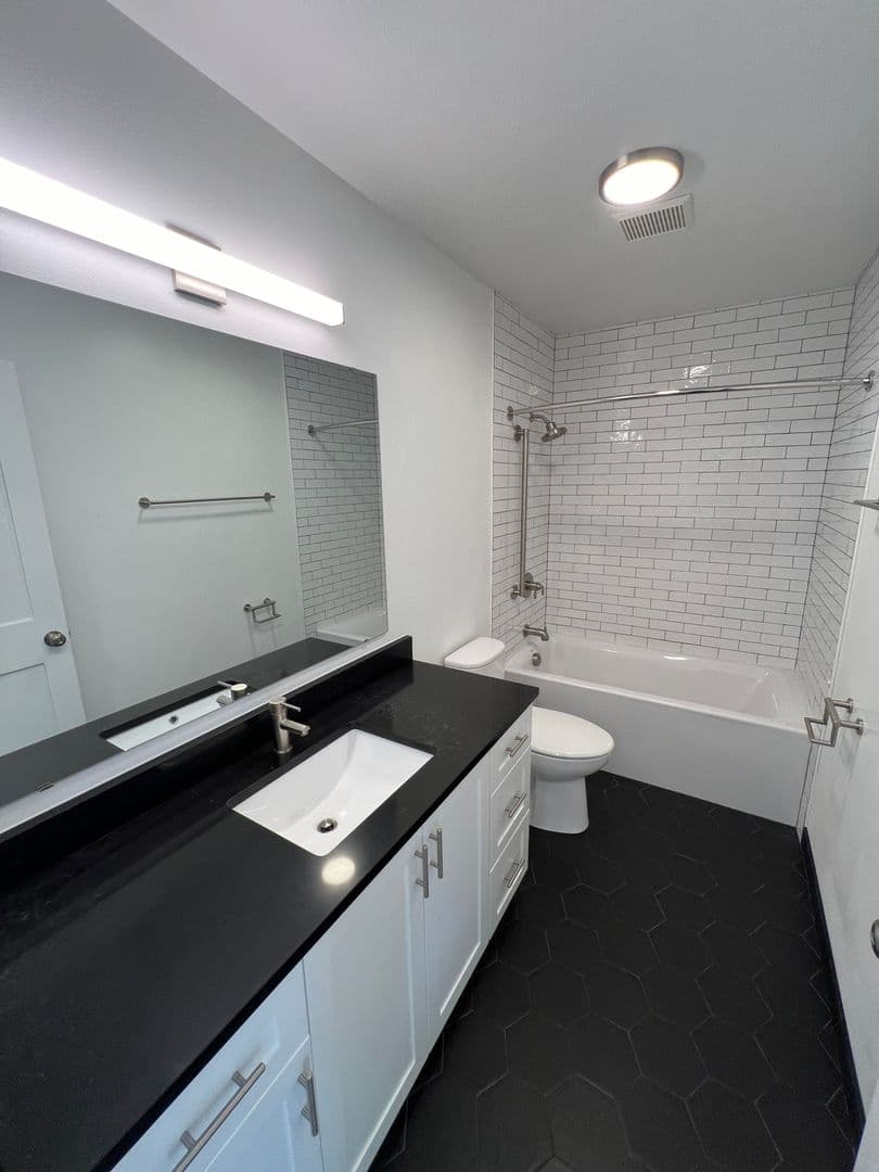 The Dalles Apartment: 1312 W 10th St