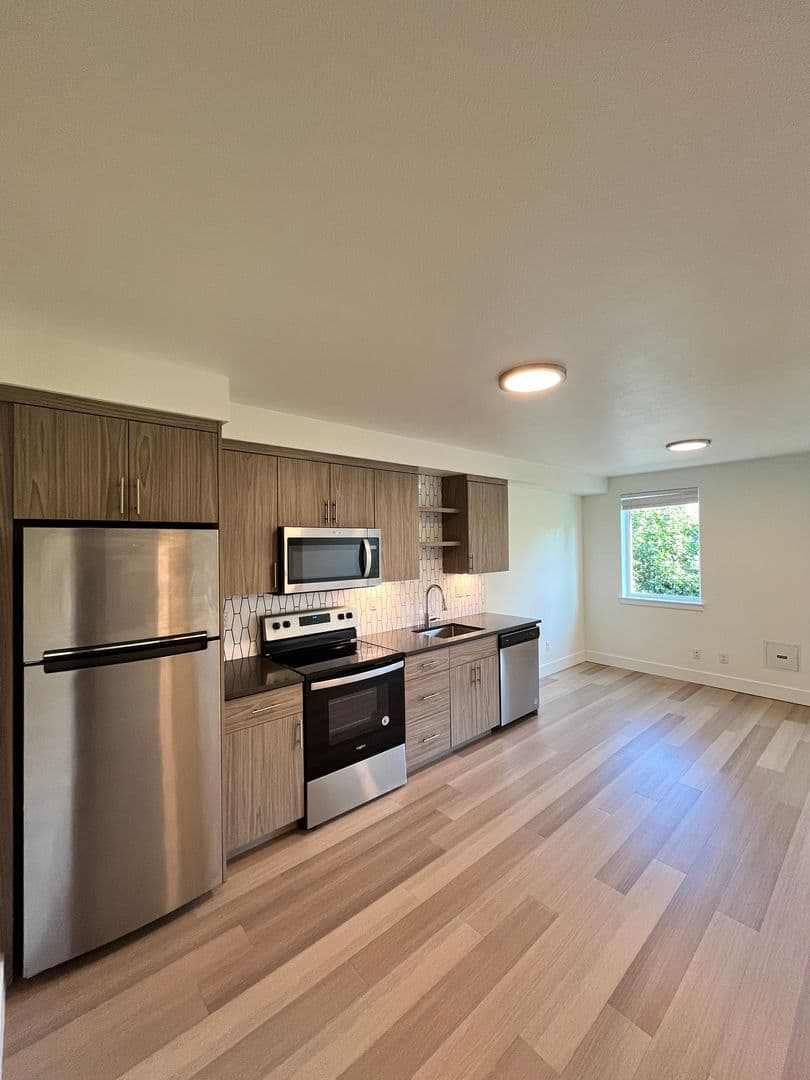Portland Apartment: 6280-6290 N Montana Ave