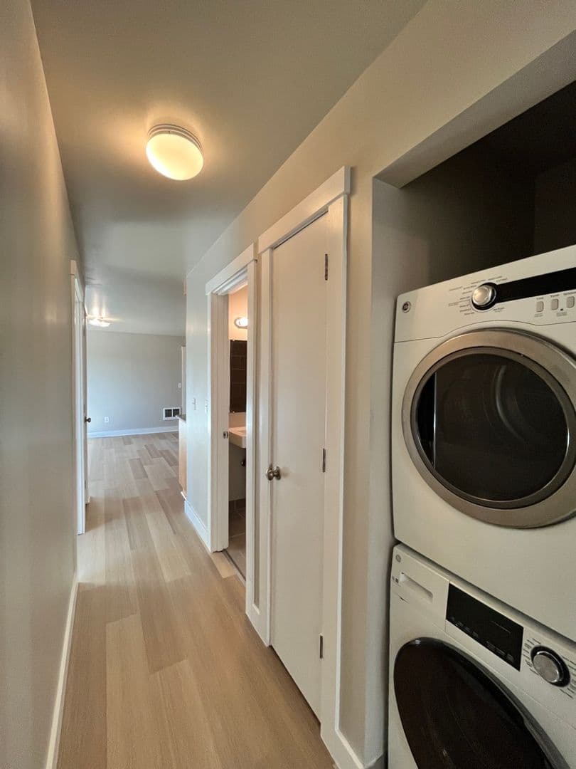 Portland Apartment: 2800 SE Gladstone St