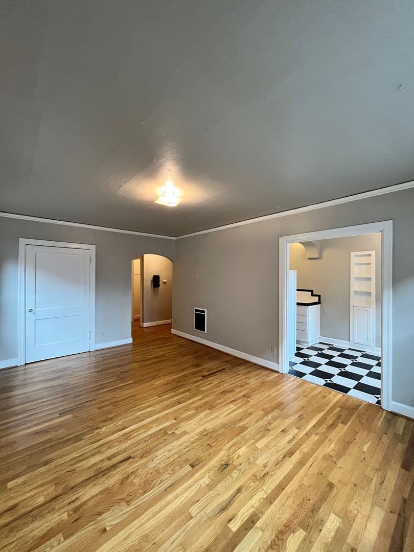 Portland Apartment: 1410 SE Belmont St