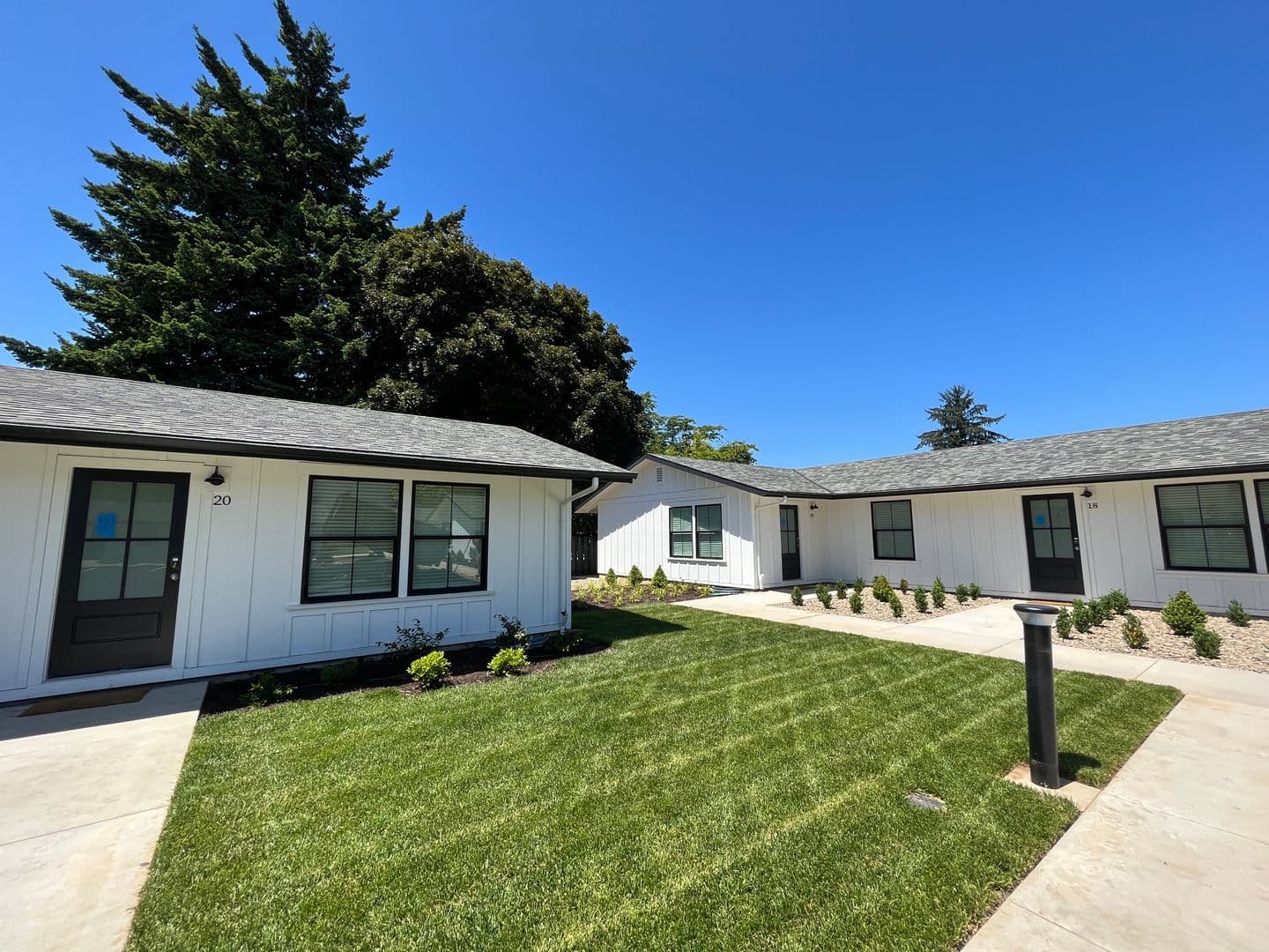 Milwaukie Apartment: 3405 SE Harvey St