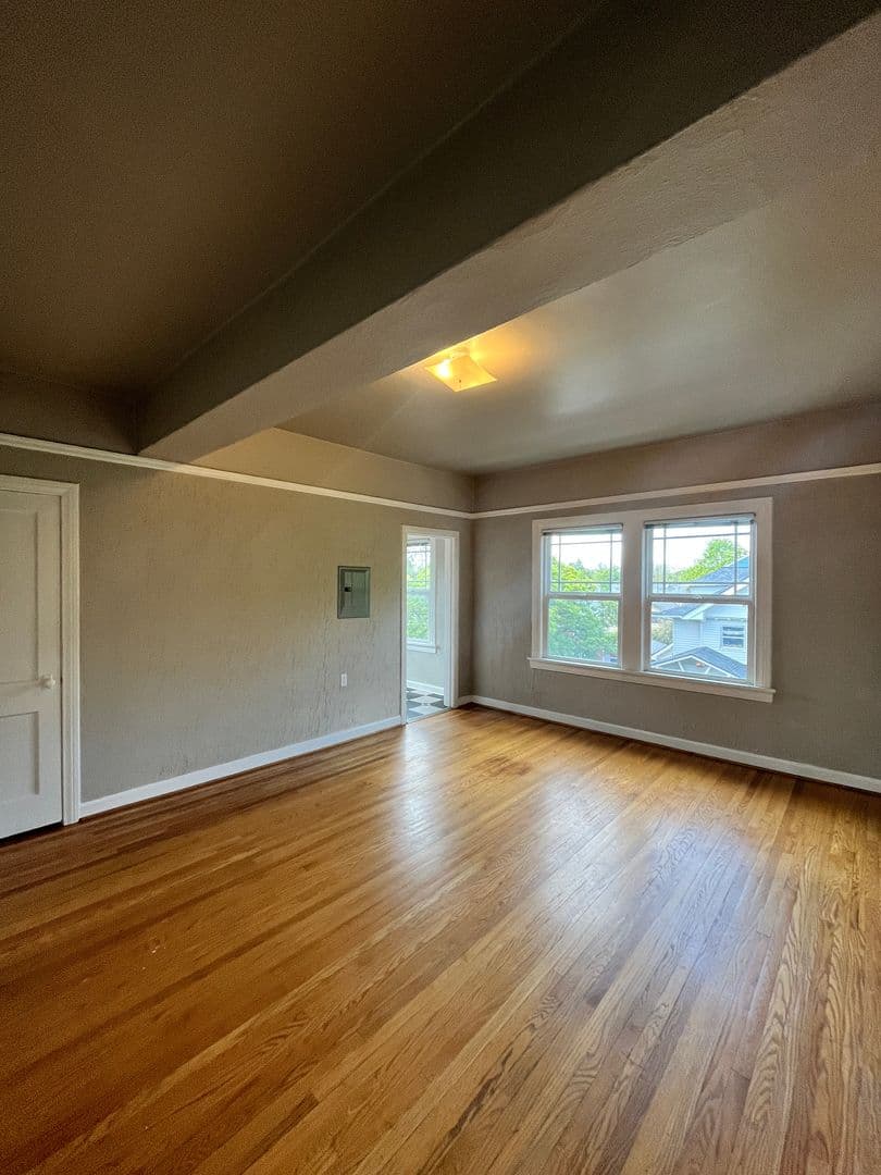 Portland Apartment: 1431 NE 21st Ave