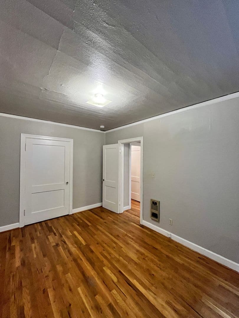 Portland Apartment: 1410 SE Belmont St