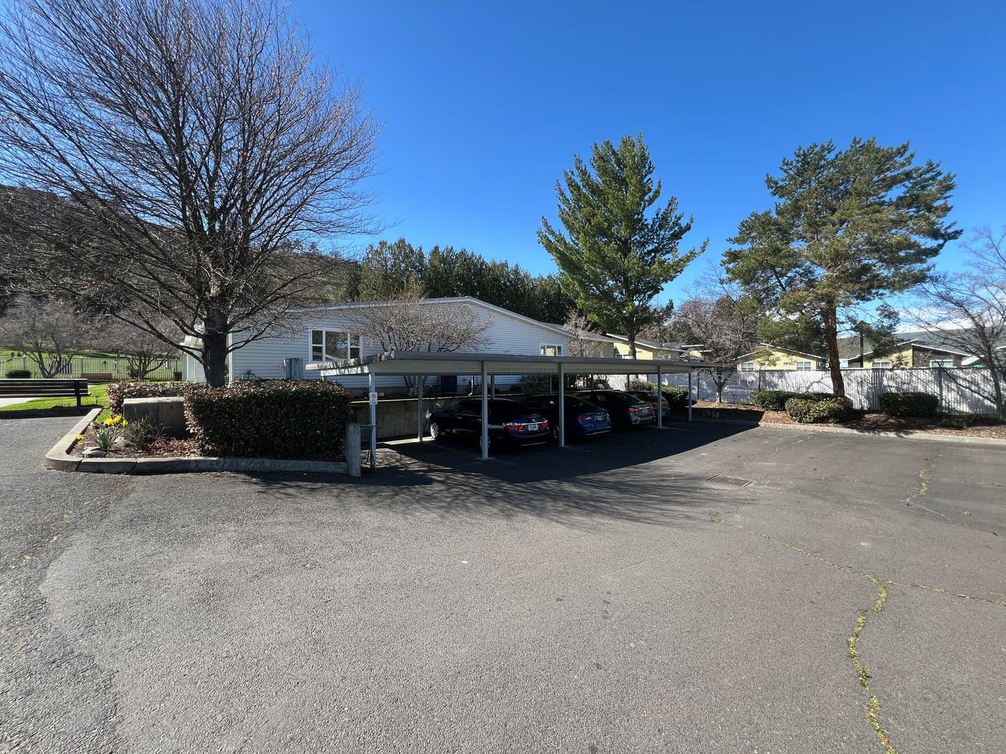 The Dalles Apartment: 1312 W 10th St