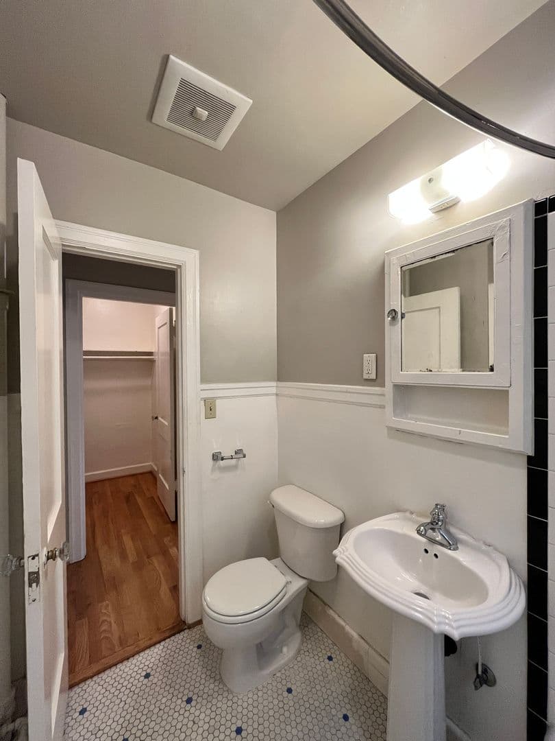 Portland Apartment: 1410 SE Belmont St