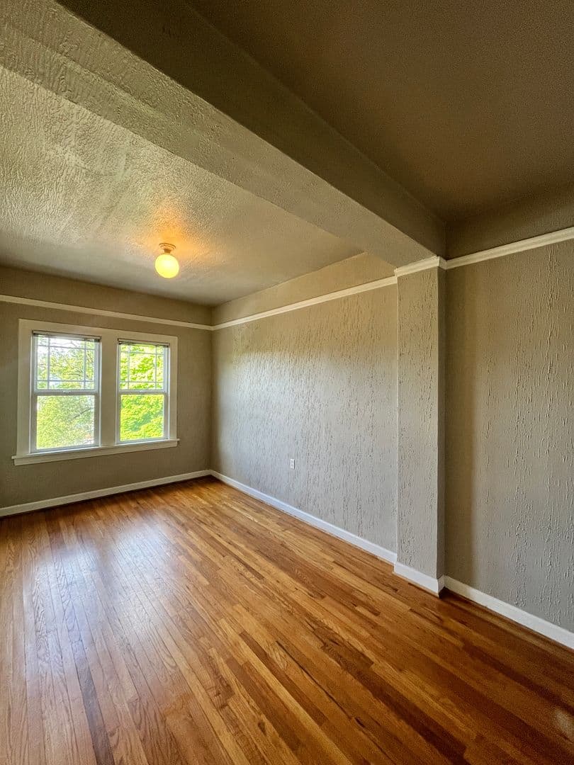 Portland Apartment: 1431 NE 21st Ave